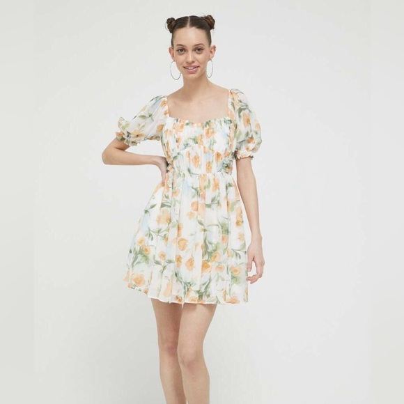 Abercrombie & Fitch Dresses & Skirts - Abercrombie & Fitch Ruched Ruffle Puff Sleeve Mini Dress
